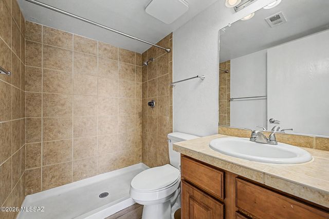 1810 E Blacklidge Dr Apt 322, Tucson, AZ 85719
