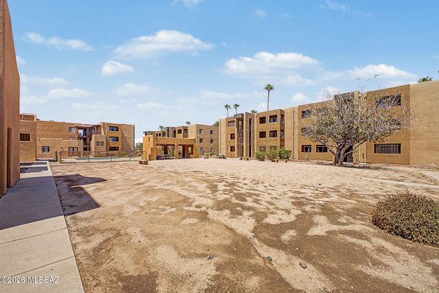 1810 E Blacklidge Dr Apt 322, Tucson, AZ 85719