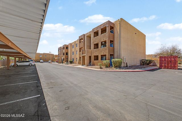 1810 E Blacklidge Dr Apt 322, Tucson, AZ 85719