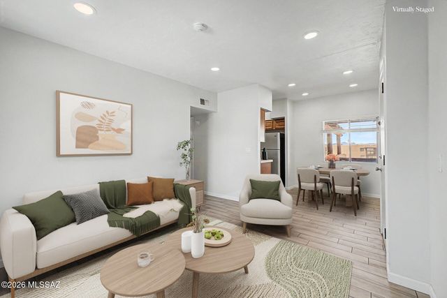 1810 E Blacklidge Dr Apt 322, Tucson, AZ 85719