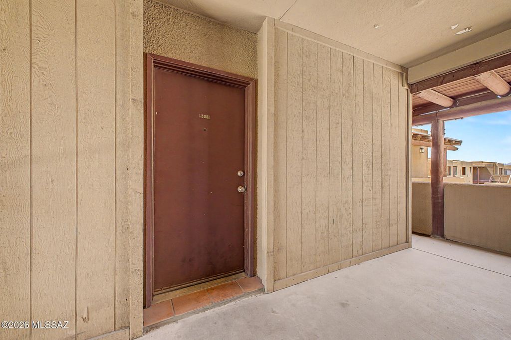 1810 E Blacklidge Dr Apt 322, Tucson, AZ 85719