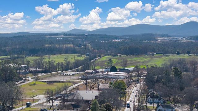 250 Deerberry Drive, Jasper, GA 30143