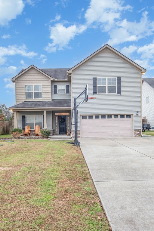 1119 Selous Dr, Murfreesboro, TN 37128