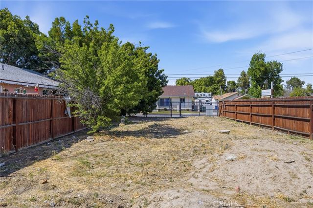325 McCord Ave, Bakersfield, CA 93308