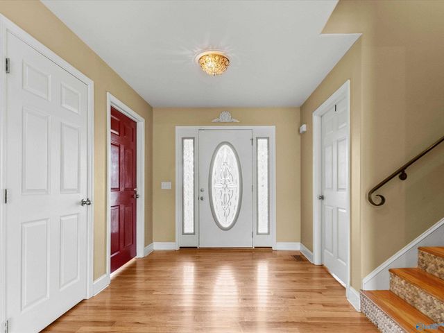 101 Berkshire Lane, Albertville, AL 35950
