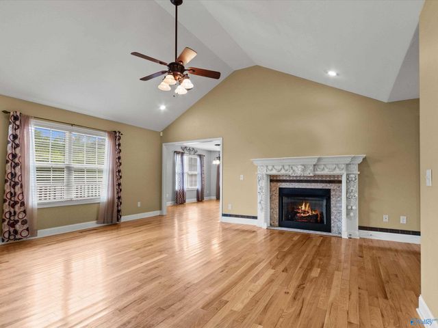 101 Berkshire Lane, Albertville, AL 35950