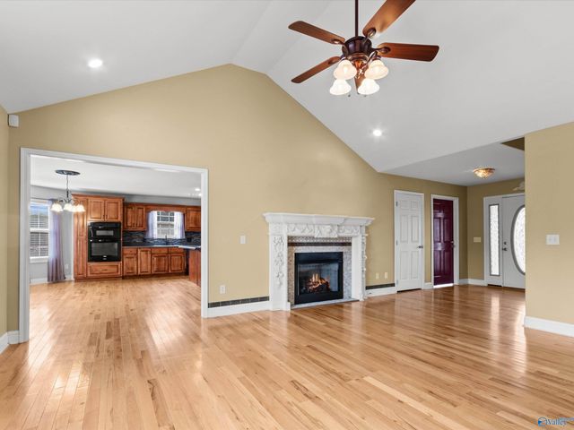 101 Berkshire Lane, Albertville, AL 35950