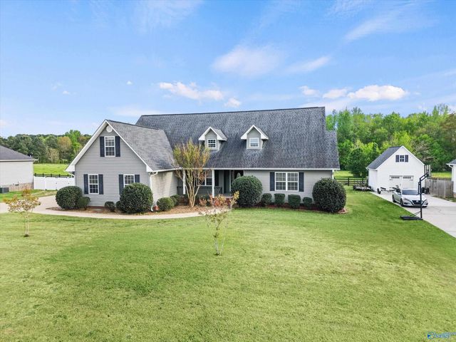 101 Berkshire Lane, Albertville, AL 35950