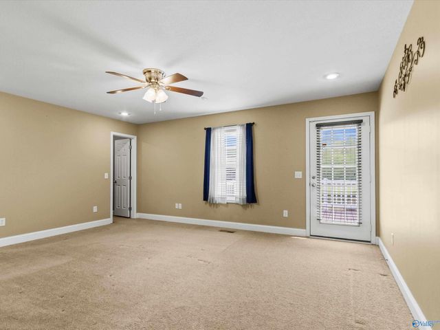 101 Berkshire Lane, Albertville, AL 35950