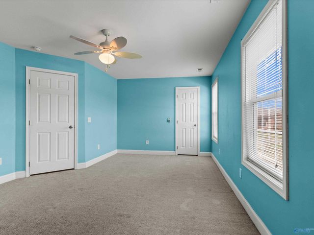 101 Berkshire Lane, Albertville, AL 35950
