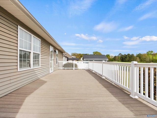 101 Berkshire Lane, Albertville, AL 35950