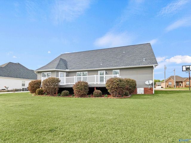 101 Berkshire Lane, Albertville, AL 35950
