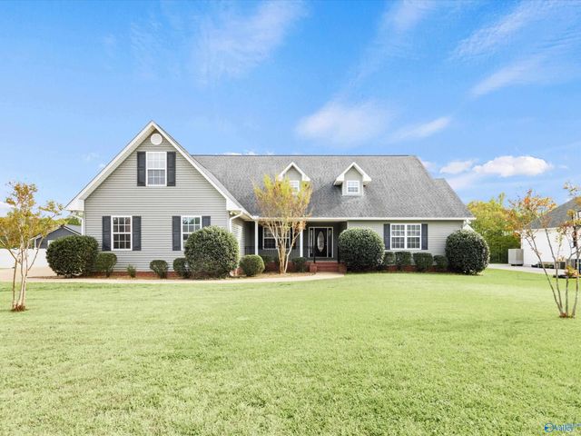 101 Berkshire Lane, Albertville, AL 35950