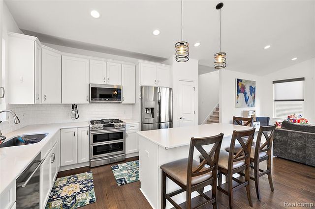 2440 Massoit Road, Royal Oak, MI 48073