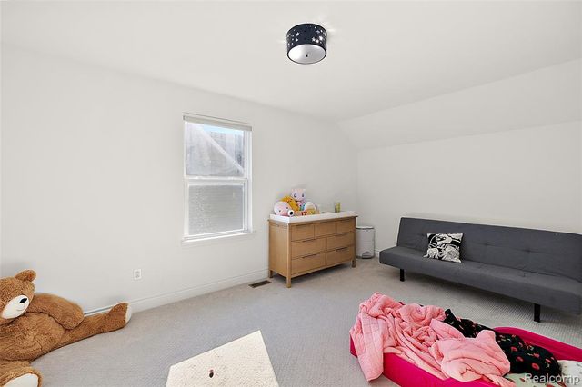 2440 Massoit Road, Royal Oak, MI 48073