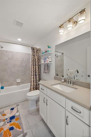 2440 Massoit Road, Royal Oak, MI 48073
