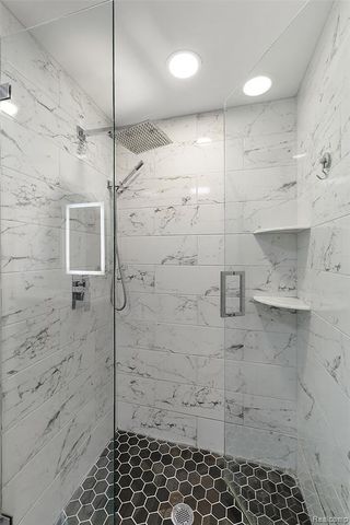 2440 Massoit Road, Royal Oak, MI 48073