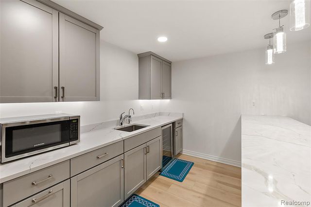 2440 Massoit Road, Royal Oak, MI 48073