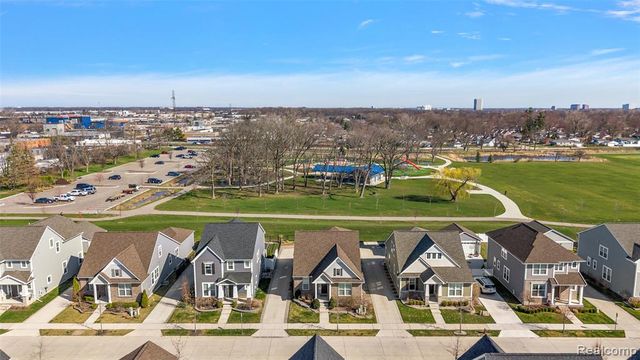 2440 Massoit Road, Royal Oak, MI 48073