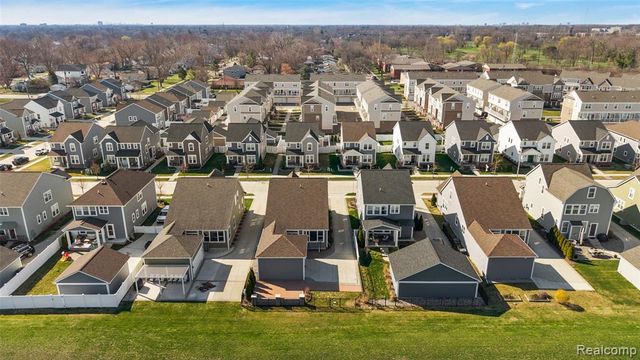 2440 Massoit Road, Royal Oak, MI 48073