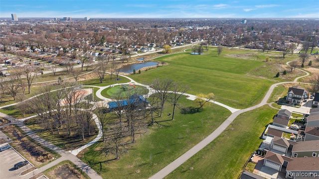 2440 Massoit Road, Royal Oak, MI 48073