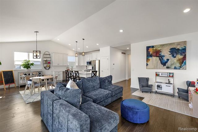 2440 Massoit Road, Royal Oak, MI 48073