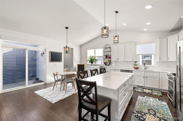 2440 Massoit Road, Royal Oak, MI 48073