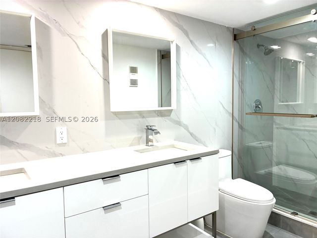 7050 NW 44th St 708, Lauderhill, FL 33319