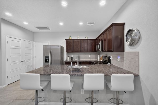 1641 Tierra Verde Loop NW, Los Lunas, NM 87031