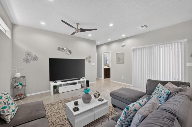 1641 Tierra Verde Loop NW, Los Lunas, NM 87031
