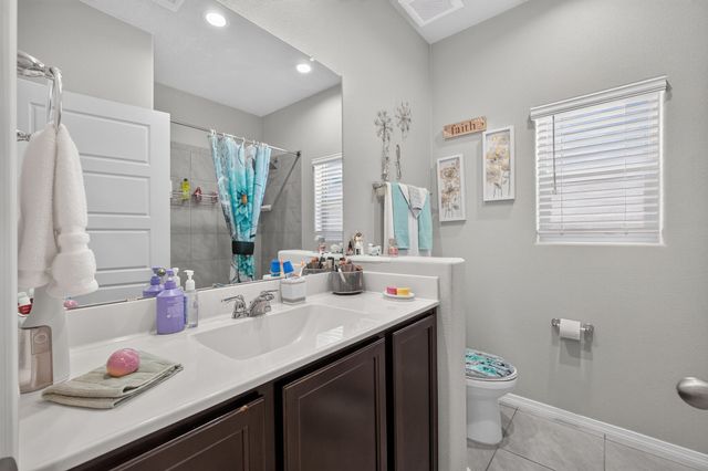 1641 Tierra Verde Loop NW, Los Lunas, NM 87031