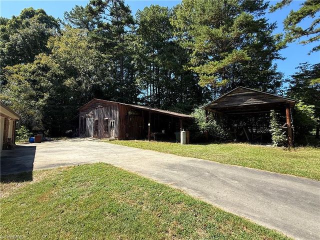 1108 Pine Hill Road, Asheboro, NC 27205