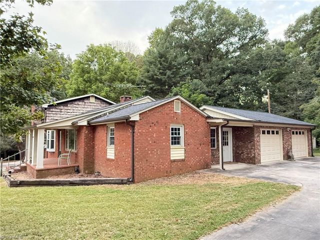 1108 Pine Hill Road, Asheboro, NC 27205