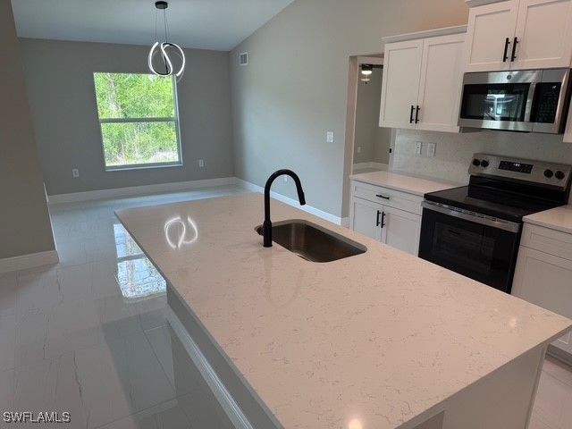 913 Desoto AVE, Lehigh Acres, FL 33972