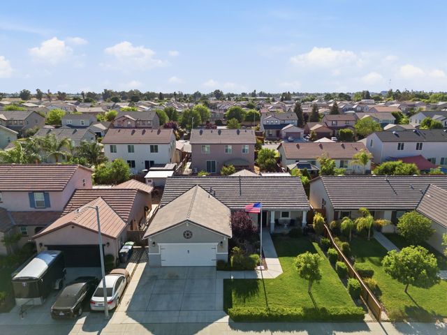 166 Rancho Santa Fe Drive, Madera, CA 93638