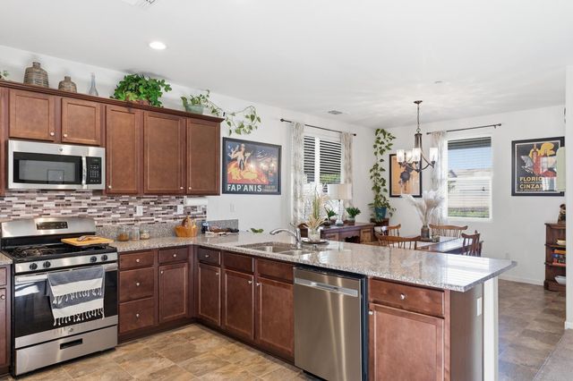166 Rancho Santa Fe Drive, Madera, CA 93638