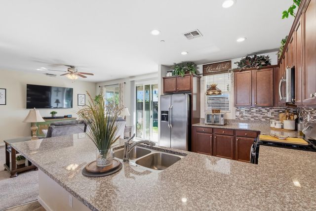 166 Rancho Santa Fe Drive, Madera, CA 93638