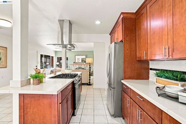 54 LAKEVIEW DRIVE, Bay Point, CA 94565