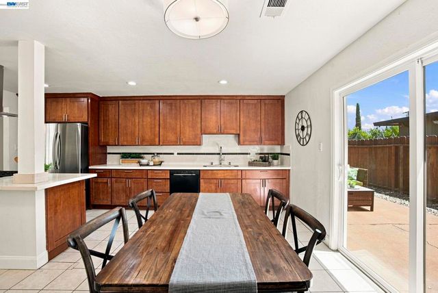 54 LAKEVIEW DRIVE, Bay Point, CA 94565