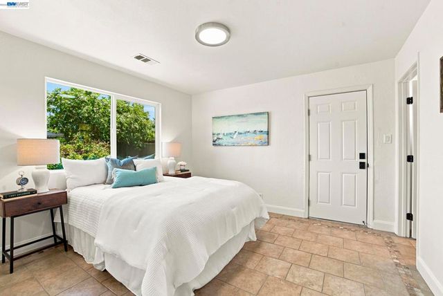 54 LAKEVIEW DRIVE, Bay Point, CA 94565