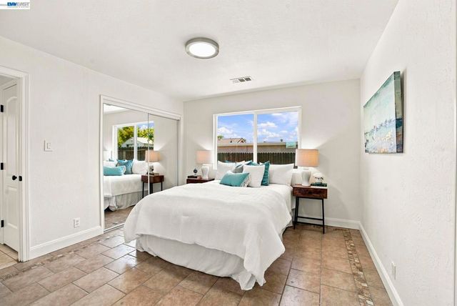 54 LAKEVIEW DRIVE, Bay Point, CA 94565