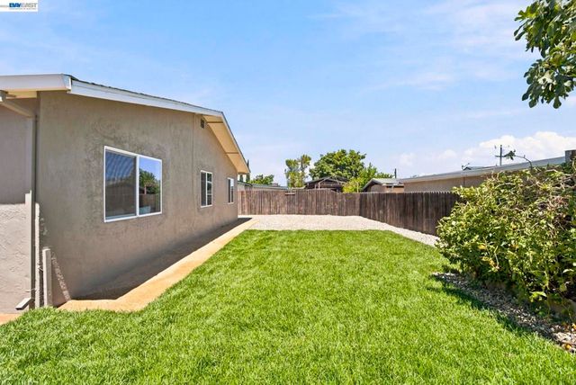54 LAKEVIEW DRIVE, Bay Point, CA 94565