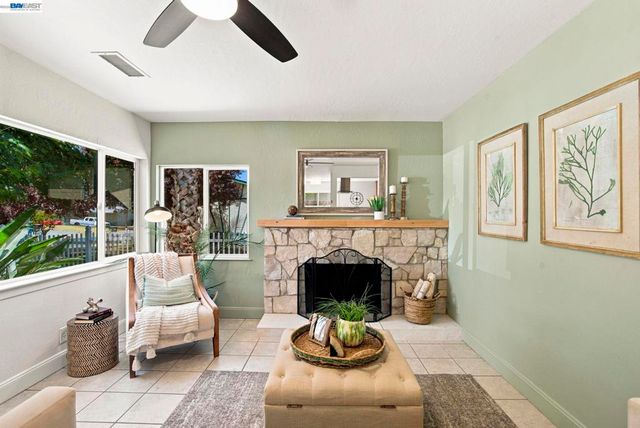 54 LAKEVIEW DRIVE, Bay Point, CA 94565