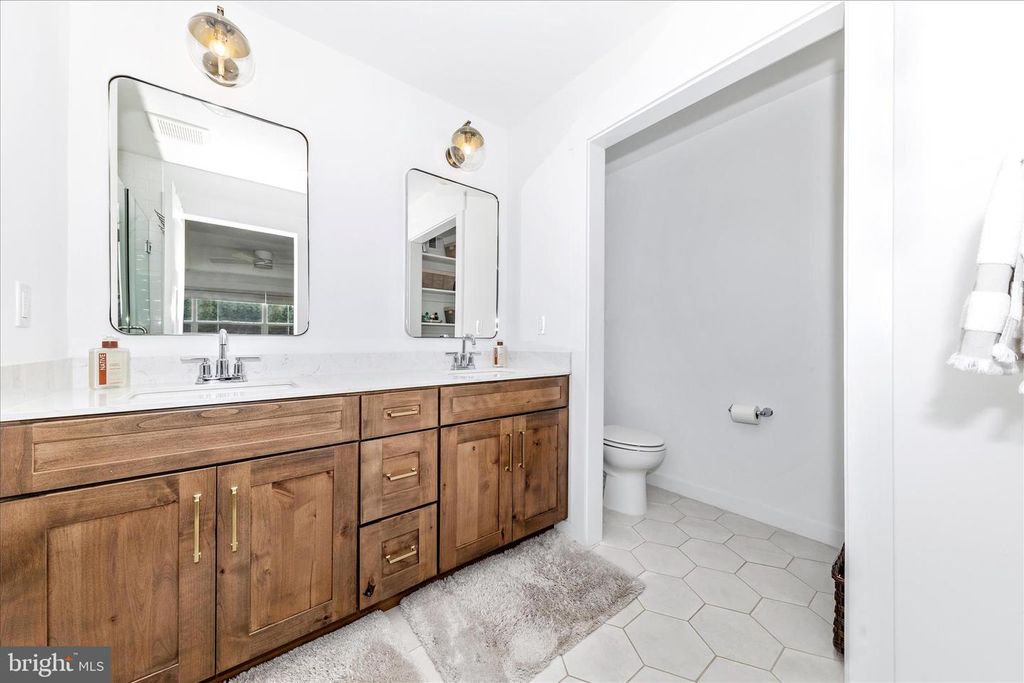 Image 23 of property listing at 14105 PEDDICORD RD, Mount Airy, MD 21771