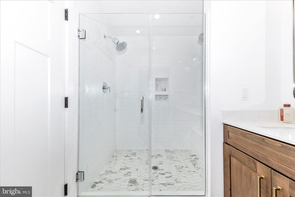 Image 24 of property listing at 14105 PEDDICORD RD, Mount Airy, MD 21771