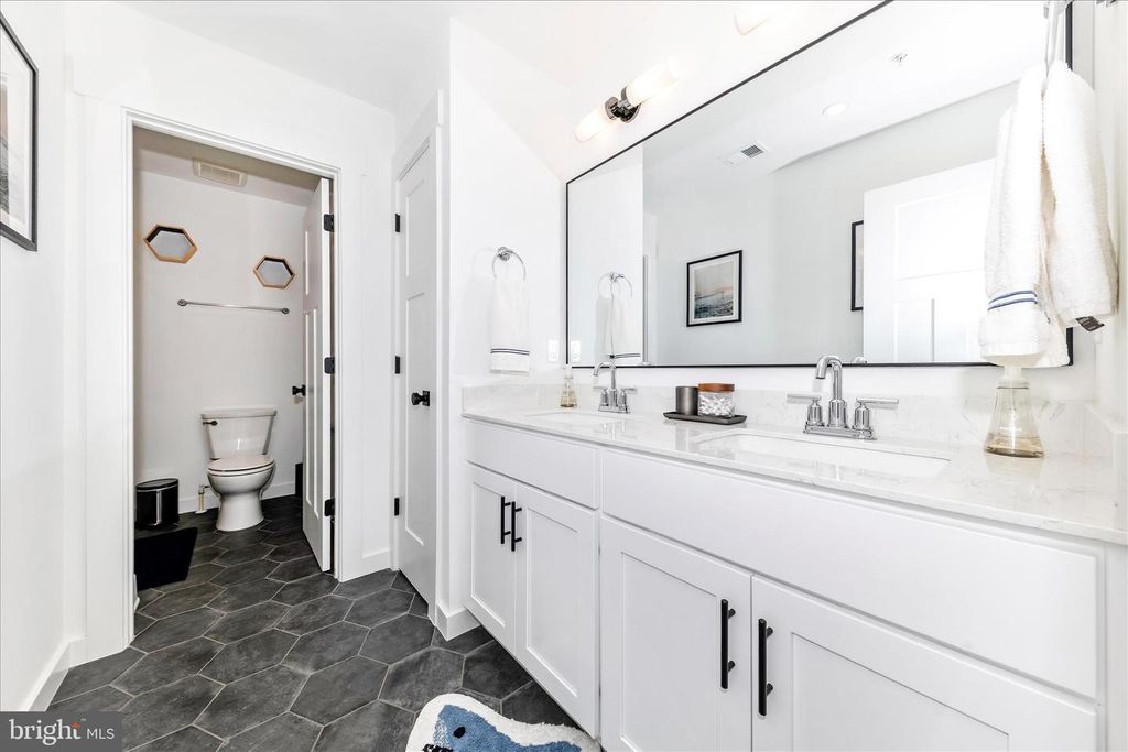 Image 27 of property listing at 14105 PEDDICORD RD, Mount Airy, MD 21771