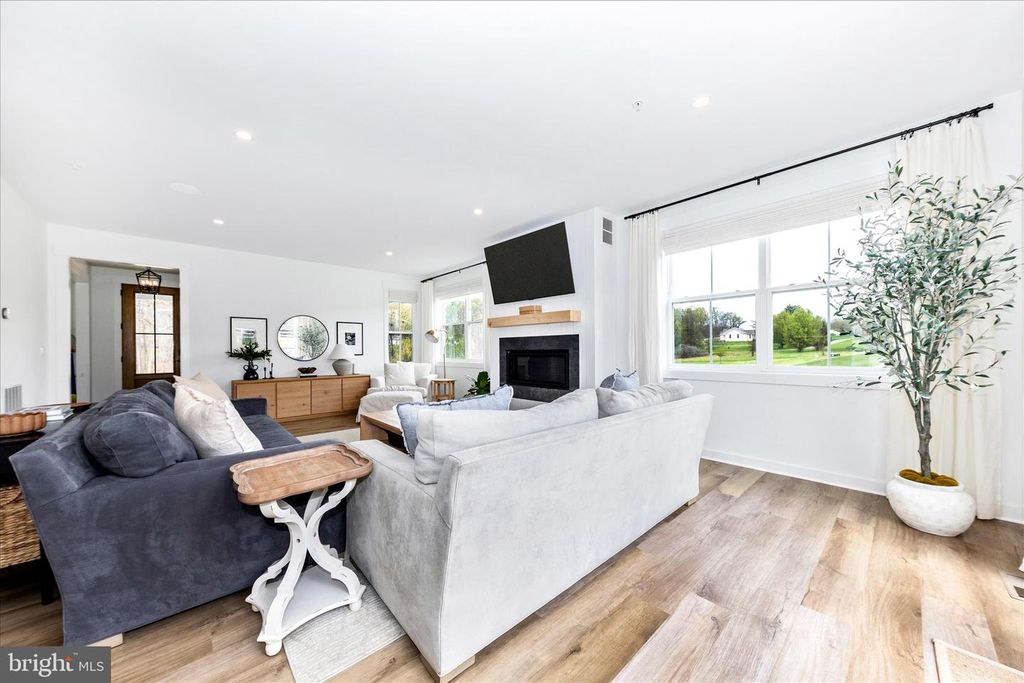 Image 4 of property listing at 14105 PEDDICORD RD, Mount Airy, MD 21771