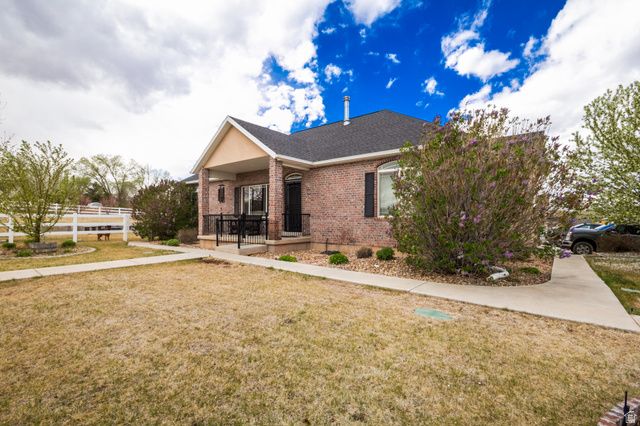 54 S IVIE MNR, Roosevelt, UT 84066