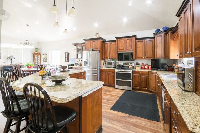 54 S IVIE MNR, Roosevelt, UT 84066