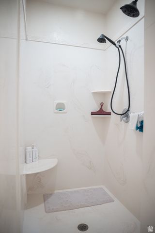 54 S IVIE MNR, Roosevelt, UT 84066